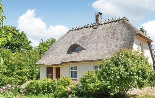 Gorgeous Home In Ustronie Morskie