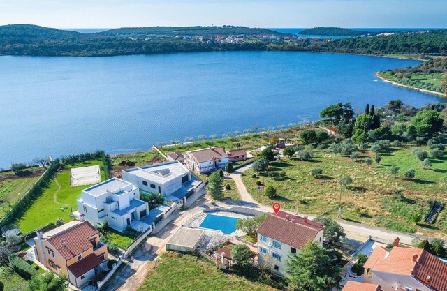 Gorgeous home in Pomer