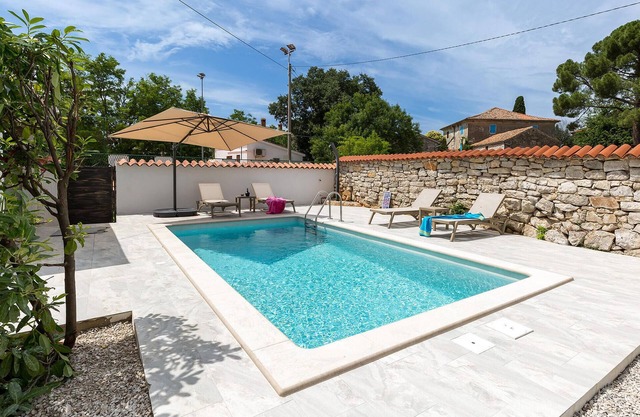Gorgeous home in Porec with WiFi