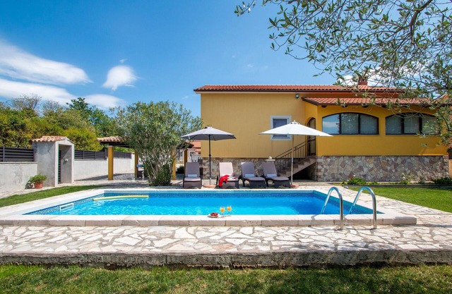 Gorgeous home in Svetvincenat