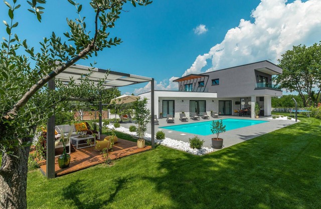 Gorgeous home in Sivati