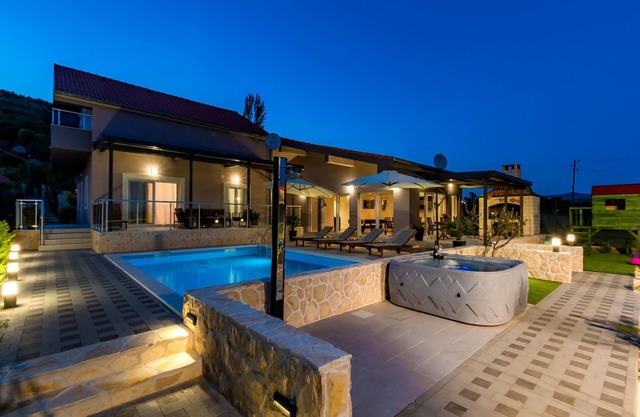 Gorgeous home in Siveric with sauna