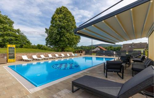 Gorgeous Home In Slunj With Kitchen