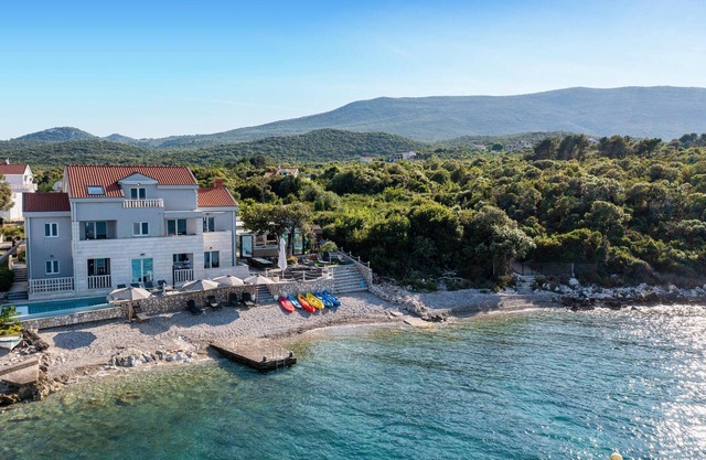 Gorgeous home in Sreser with sauna