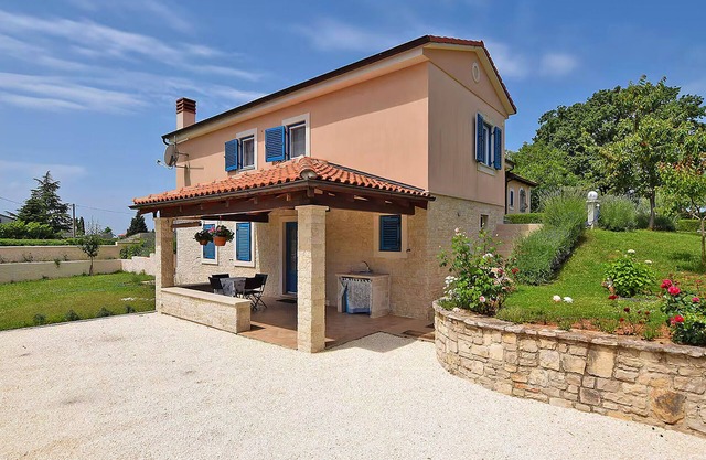 Gorgeous home in Svetvincenat with WiFi