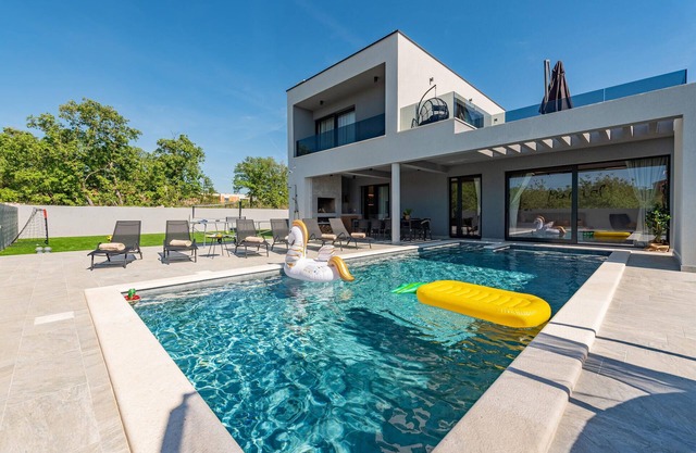 Gorgeous home in Zadar