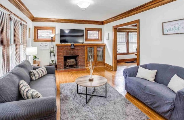 ~Gorgeous Home~ Mins to Strong/UofR/Airport/Dwnt/RIT w/new AC