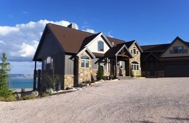 Gorgeous Home With Amazing View Of Bear Lake
