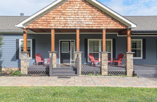 Gorgeous home with hot tub steps from the river and minutes to downtown AVL!
