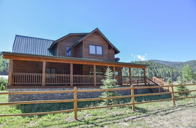 GORGEOUS Home with Mtn Views/Perfect For Families & Groups/Wrap Porch/ATV Pking
