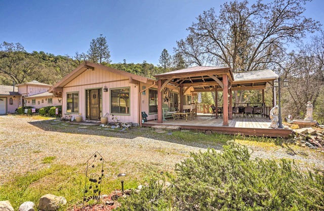 Gorgeous Oakhurst Retreat w/Swimming Hole!