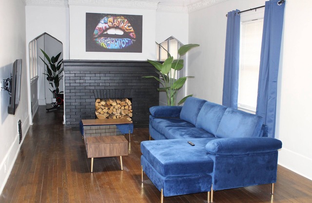 Gorgeous remodeled home, with entertainment, and massage chair for relaxing!