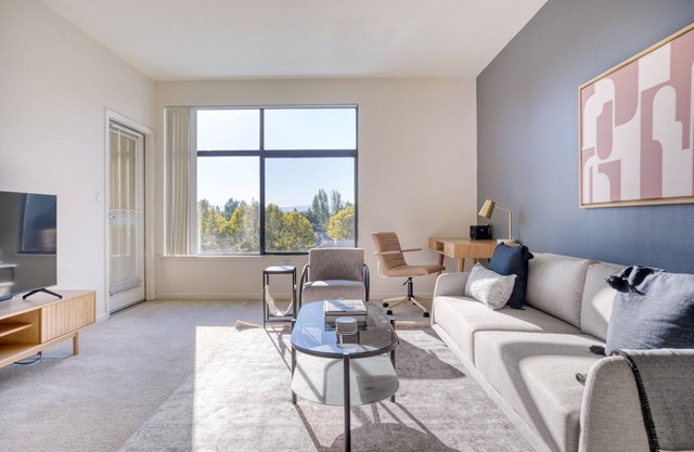 Gorgeous San Jose 1BR w/W/D, Gym & Pool, nr Caltrain, by Blueground