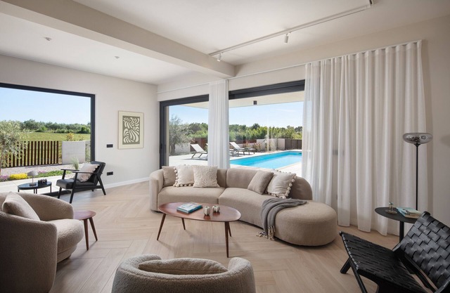 Gorgeous Villa S58 with heated pool