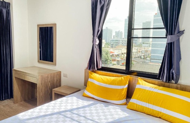 GP House Bangkok - Sukhumvit Onnut BTS Skytrain