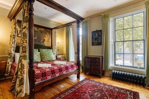 Grade II Georgian Luxury Family Home 4-min walk to station