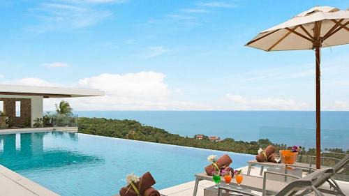 Grand Blue View Estate
