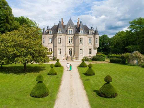 Grand Château Renaissance avec Parc, Piscine et Activités, Rénové en 2023 - FR-1-410-389