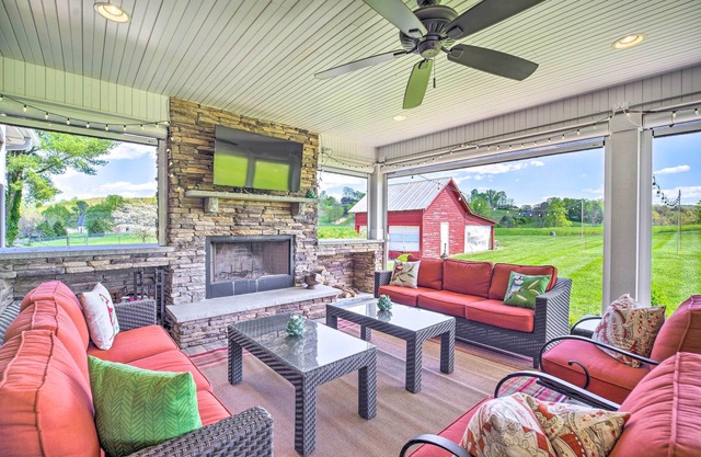 Grand LaFollette Home w/View + Covered Patio!