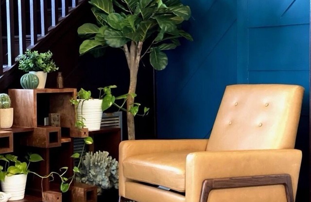 Grand Luxurious Historic, Excellent Location, Outdoor Grill/kitchen, Wet Bar