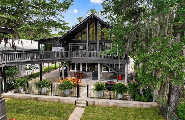 Grand Mamou at Caddo Lake - Luxury Living on The Bayou