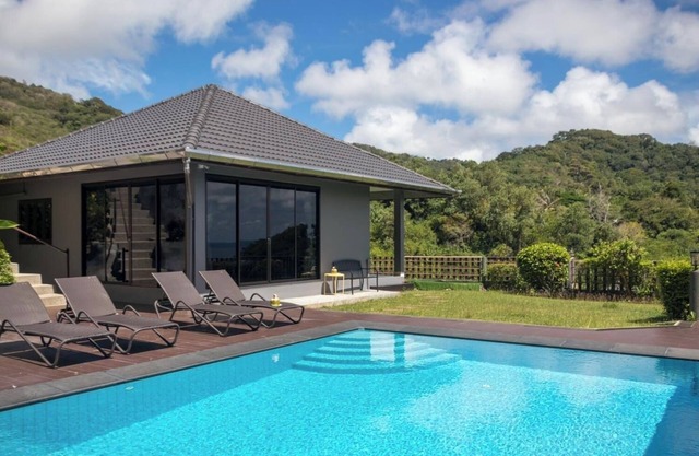 Grand Seaview Pool Villa