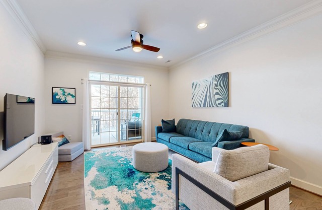 Grande at Canal Pointe 1st floor condo w/shared pool, tennis court & gym