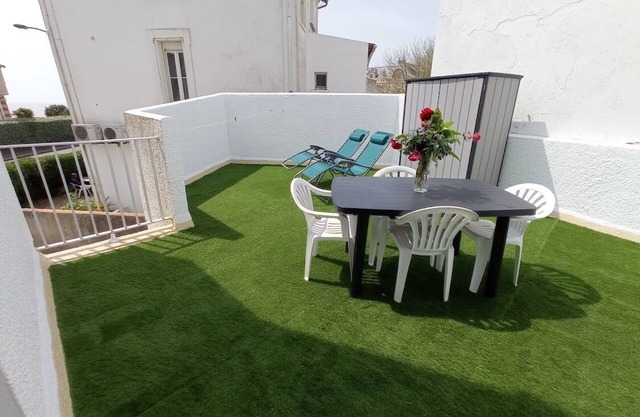 Grande Conche sea-beach view, sublime 30m2 equipped terrace