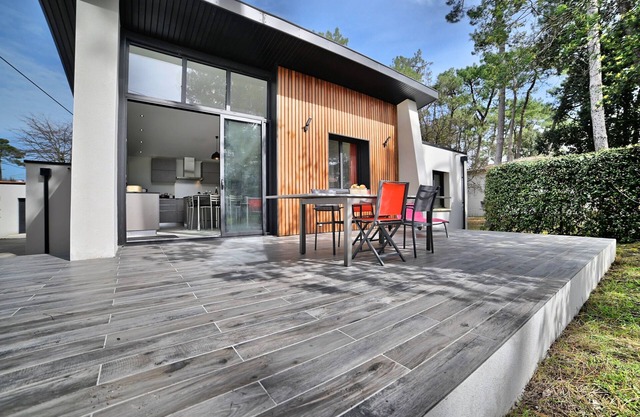 Grande Villa, Ronce LES Bains, 14 Personnes, au Calme, Proche Commerces et mer