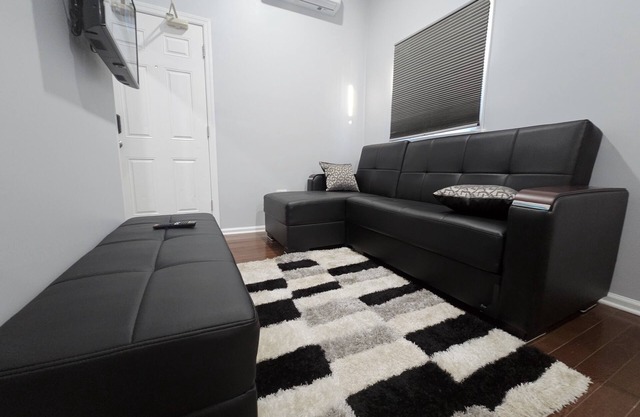Grandiosely Pleasant Suite 2