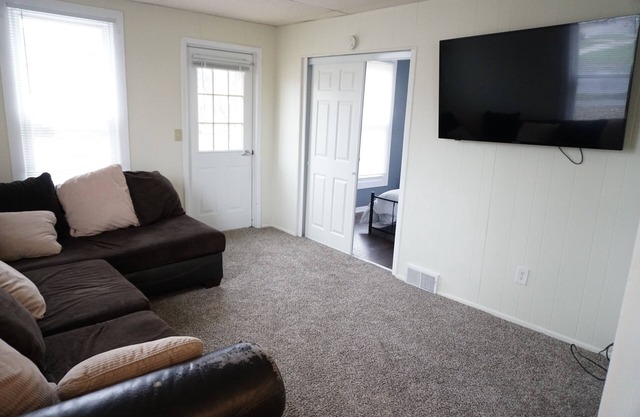 Great 2 Bedroom Near Starved Rock & Downtown Ottawa Dining