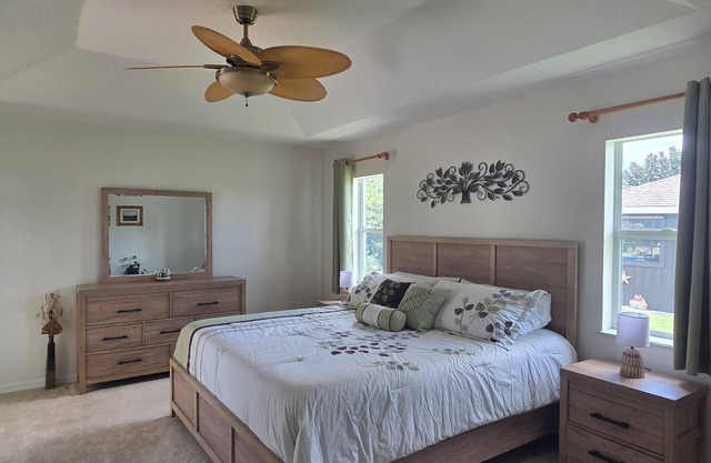 Great 4-bedroom house in Englewood with pool, on a canal, 15 min. from beach.