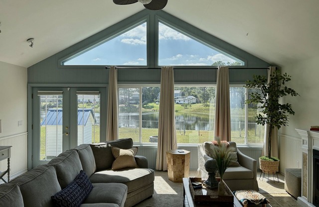 Great 4 Golf! Waterfront House In Southport, Close To Beaches