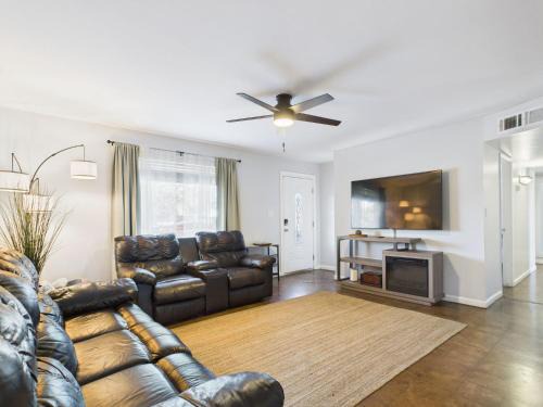 Great 4 Groups, Near Everything!