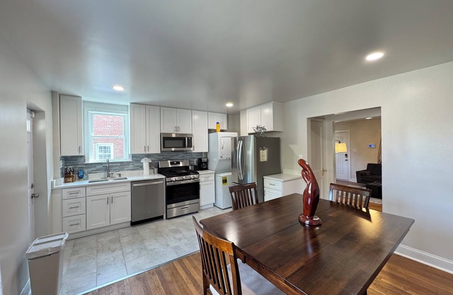 Great COZY Entire House in DC near Metro