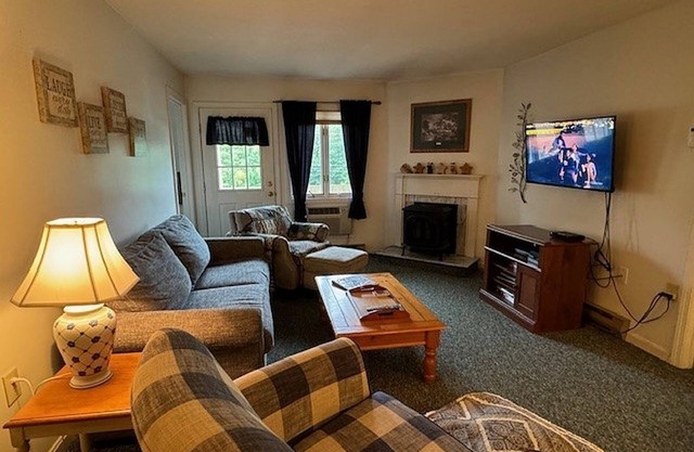 Great family vacation condo with views of the mountains and access to the full