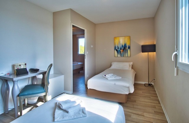 Great Locale in Biarritz! Free Parking, Near Remparts de Mousserolles