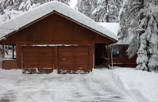 Great Location, Easy Access, Wi-Fi, 50" TV, Open Layout, Renovated Kitchen!