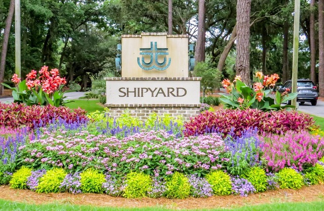 Great Rates, First Floor Living with 2 BR/2 Baths and Short Walk to the Beach!