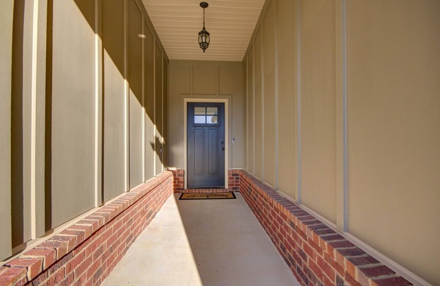 Great secure and very peaceful place Only 12 miles from the airport