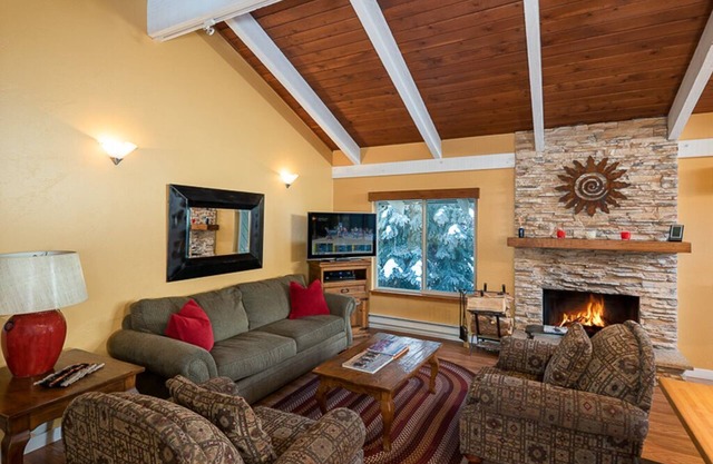 "Great Valley Digs" Short Walk to River Run, Town & Fishing