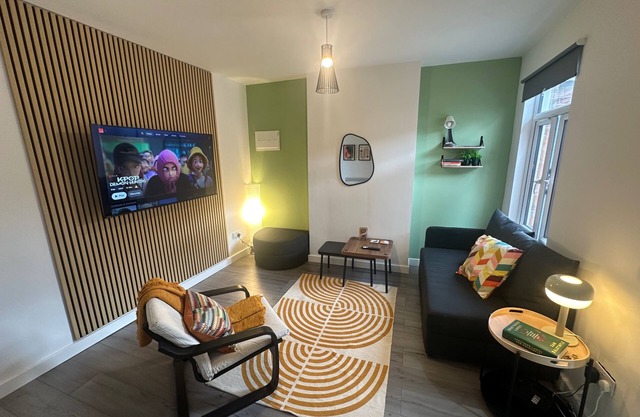 Green Lane 1-Bed Apartment - Sleeps 4 & Pets Ok