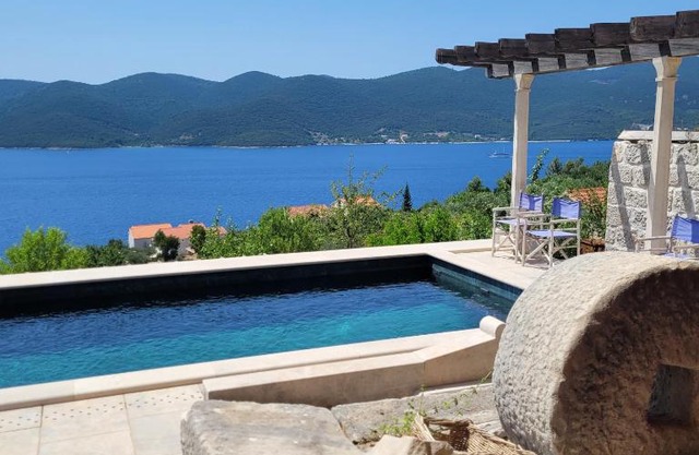 Green Marble Pool Cottage 3 BR in 2 adjoining stone buildings on a 2 acre private land