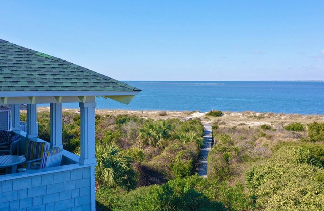 Green Teal - Spacious Oceanfront Home, Beautiful Sunset & Old Baldy Views, Both Clubs, Golf, 7 Decks