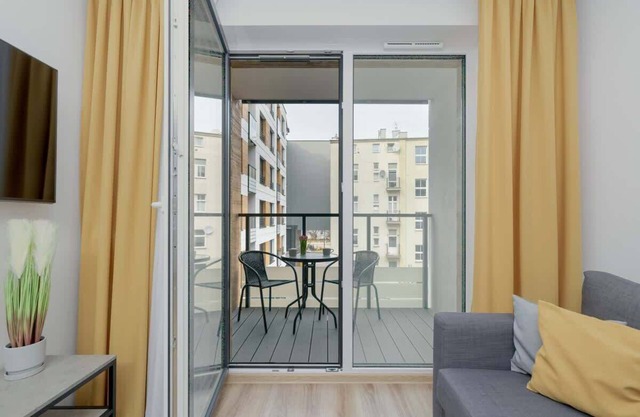 Grey Apartment | Kołobrzeg | Furnished Balcony