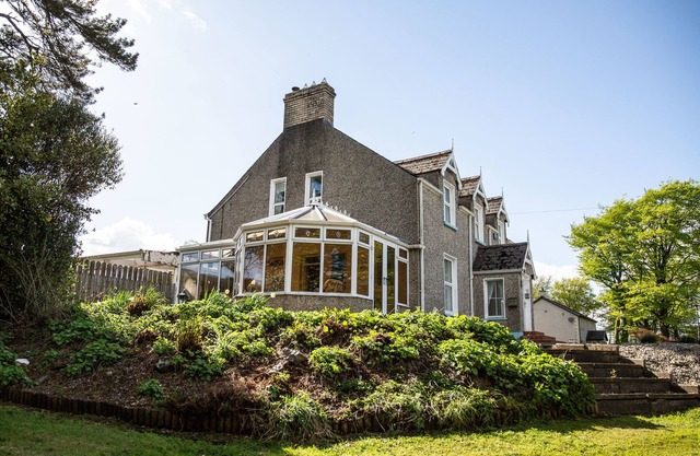 Groarty House & Manor B&B