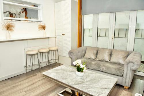 Ground Floor 2 Bedroom Apartment Southsea - Free Parking