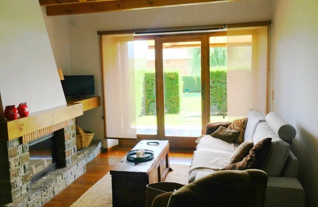 Ground Floor 3 rooms Pool, Fireplace, Private Garden & Views