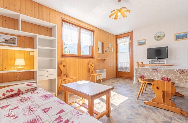 Ground floor, balcony, tv, ski locker, 37m², Aussois