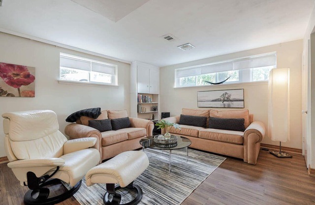 GTA Getaway | Bright Entire Home for 5 in Richmond Hill